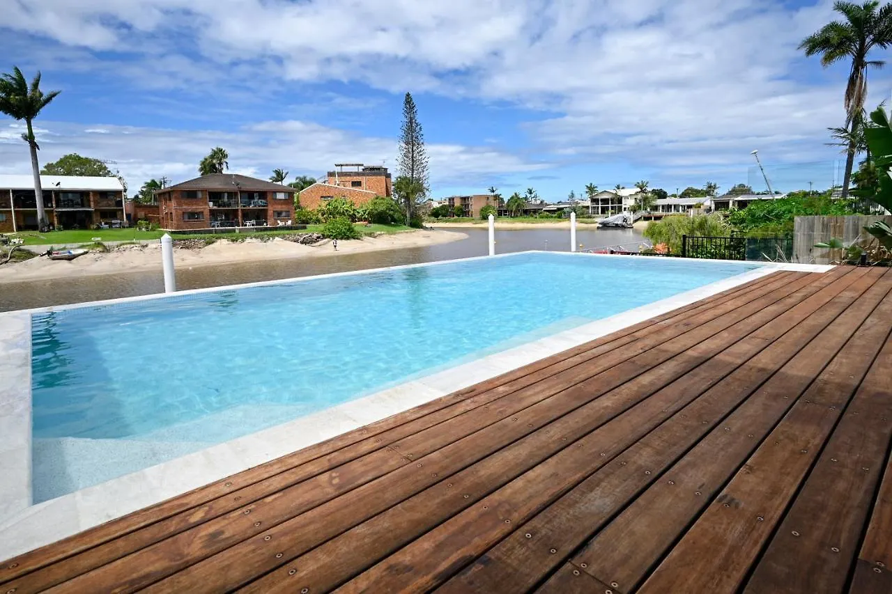 Stunning Mooloolaba Waterfront Home -10 Guests Zb1 Australië