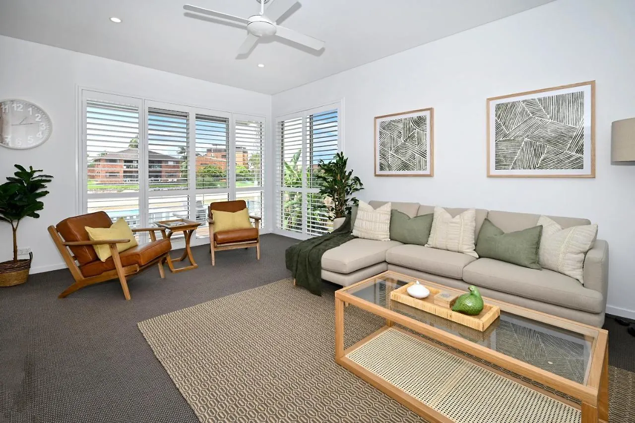 Stunning Mooloolaba Waterfront Home -10 Guests Zb1 0*,  Australië