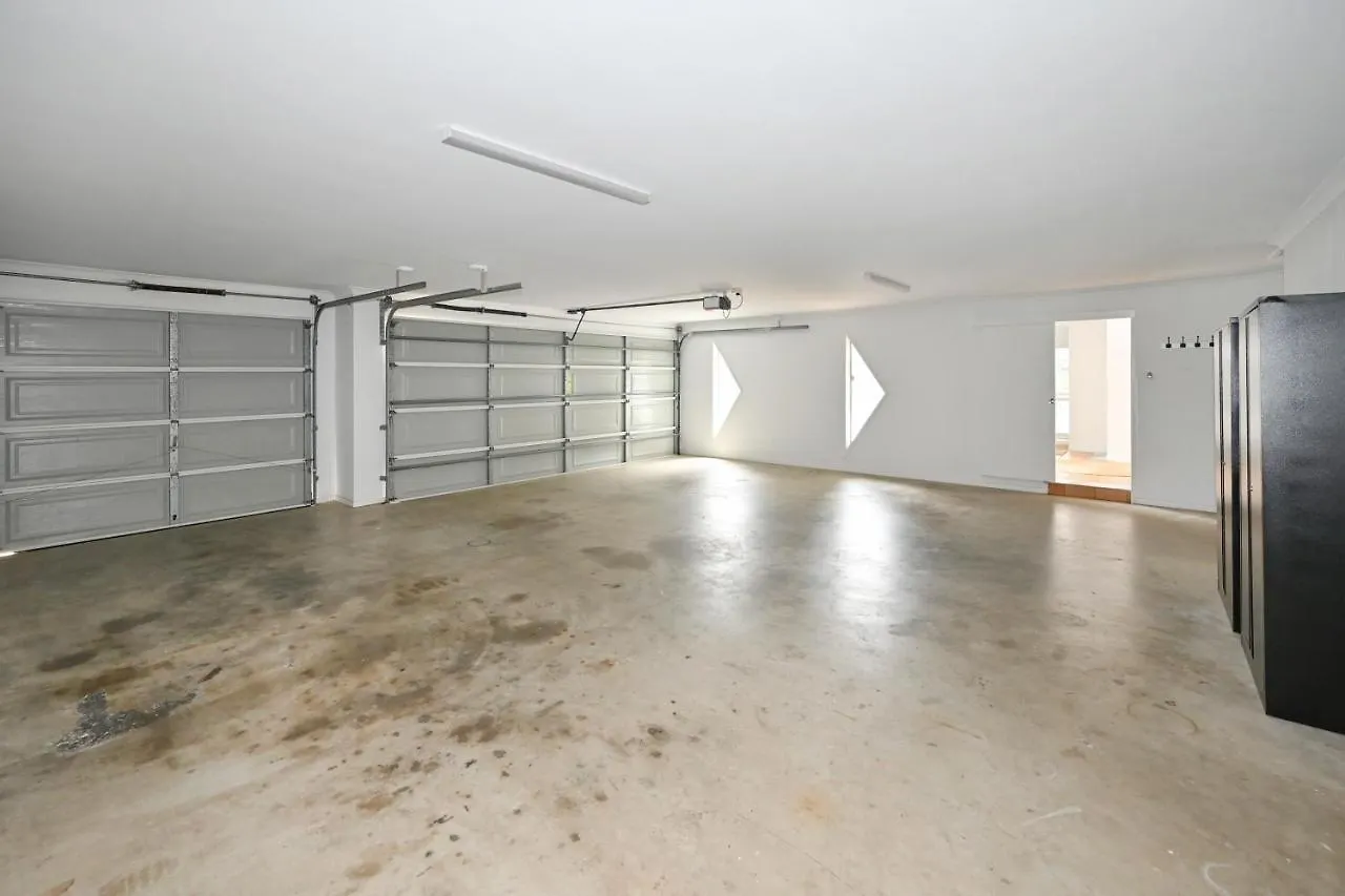 Stunning Mooloolaba Waterfront Home -10 Guests Zb1 0*,