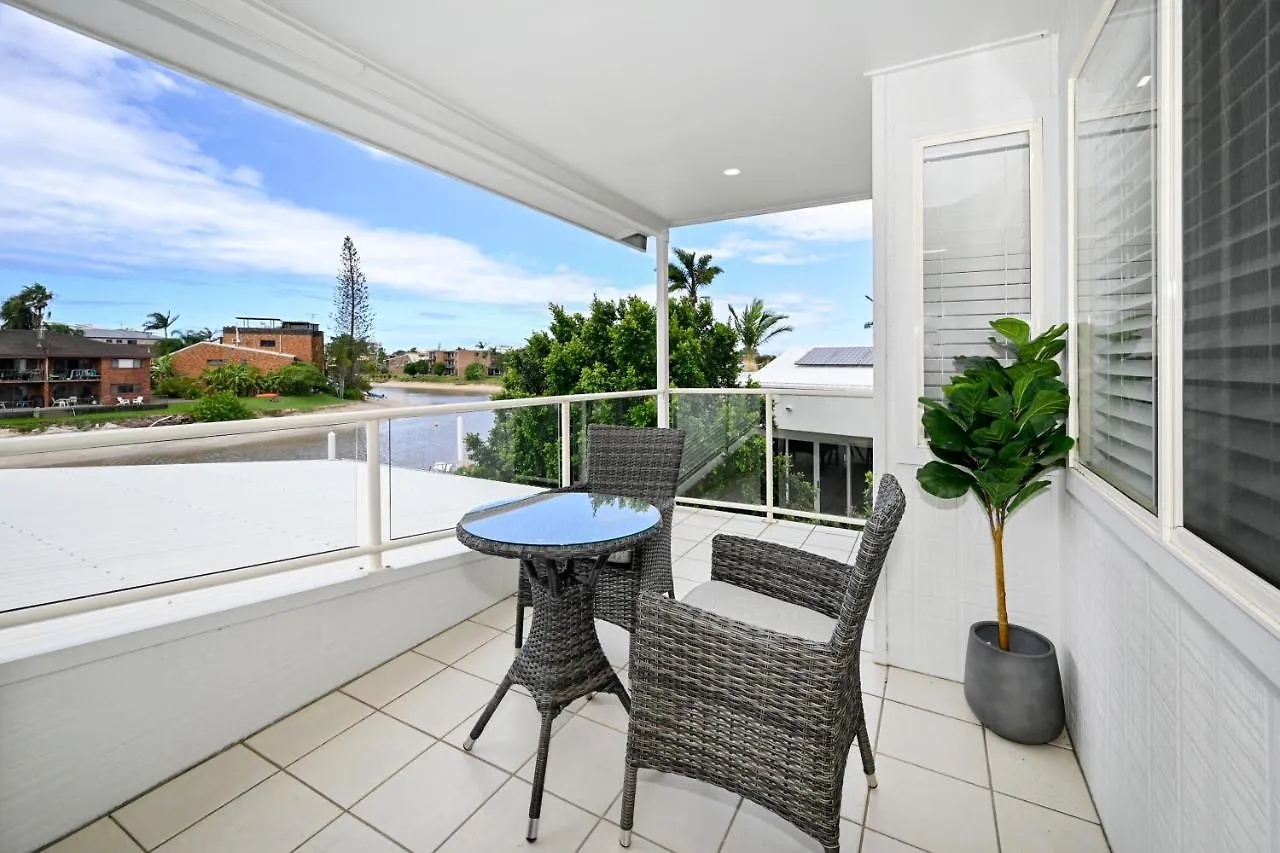 Vakantiehuis Stunning Mooloolaba Waterfront Home -10 Guests Zb1 Australië