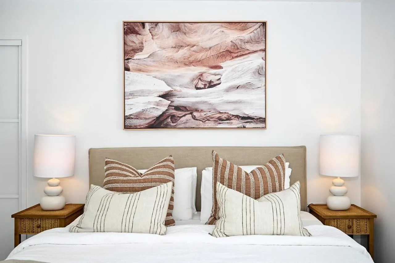 Stunning Mooloolaba Waterfront Home -10 Guests Zb1 0*,  Australië