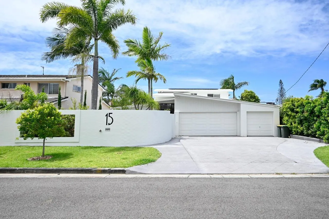 Vakantiehuis Stunning Mooloolaba Waterfront Home -10 Guests Zb1